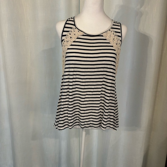 Striped Flowy Tank Top - Picture 2 of 5